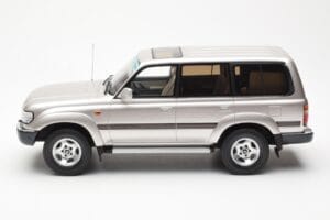 Toyota Land Cruiser HDJ80 Bej Metalizat Otto 1:18 OT438 Rășină - imaginea 3 din 6