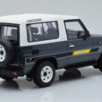 Toyota Land Cruiser LJ73 Gri Otto 1:18 - image 2 of 6