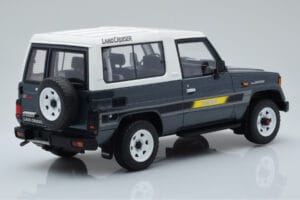 Toyota Land Cruiser LJ73 Gri Otto 1:18 OT437 Rășină - imaginea 2 din 6