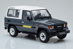 Toyota Land Cruiser LJ73 Gri Otto 1:18 OT437 Rășină - imaginea 4 din 6