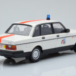Volvo 240 GL Poliție Belgia Minichamps 1:18 - image 2 of 6