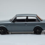 Volvo 240 Turbo Gri IXO 1:18 - image 3 of 6