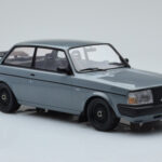 Volvo 240 Turbo Gri IXO 1:18 - image 4 of 6