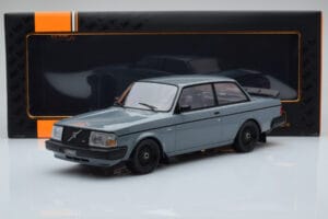 Volvo 240 Turbo Gri IXO 1:18 18CMC089 Metal - imaginea 6 din 6