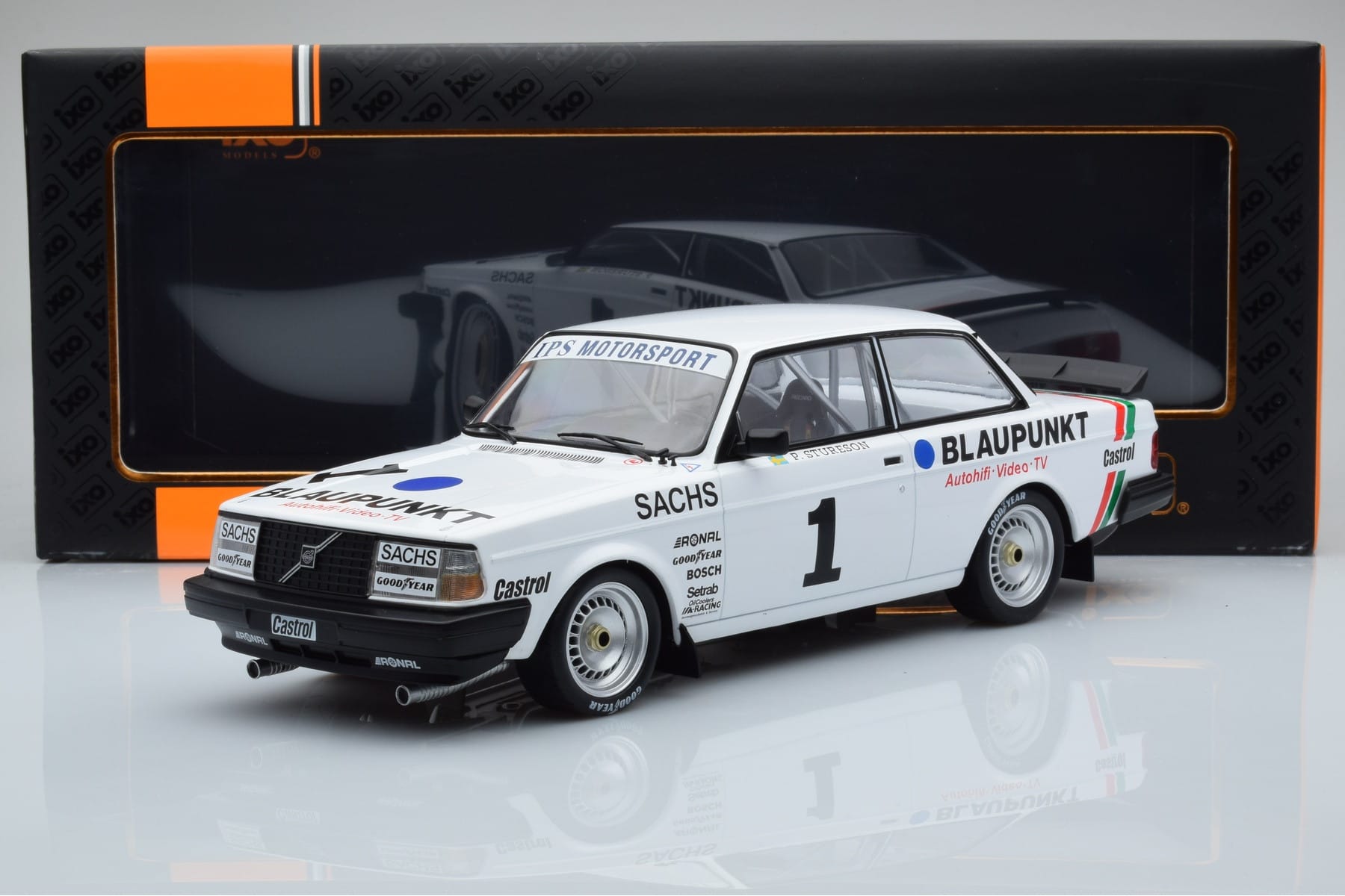 Volvo 240 Turbo IPS Racing Blaupunkt #1 P. Stureson DTM Zolder 1986 IXO 1:18 18RMC106 Metal - imaginea 6 din 6