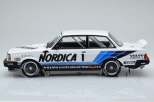 Volvo 240 Turbo Nordica #1 J. Cecotto / A. Olafsson ETCC Brno 1986 IXO 1:18 18RMC087 Metal - imaginea 3 din 6