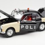 Volvo P121 Poliție Revell 1:18 8904 - image 2 of 8