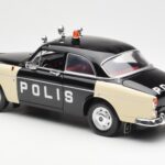 Volvo P121 Poliție Revell 1:18 8904 - image 7 of 8