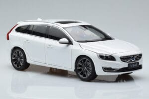 Volvo V60 D3 Crystal Alb FAW 1:18 9430840 Metal - imaginea 5 din 7