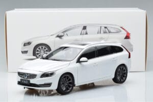 Volvo V60 D3 Crystal Alb FAW 1:18 9430840 Metal - imaginea 7 din 7