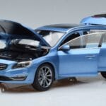 Volvo V60 D3 Power Albastru FAW 1:18 9430839 Metal - image 2 of 7