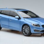Volvo V60 D3 Power Albastru FAW 1:18 9430839 Metal - image 5 of 7