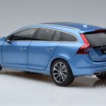 Volvo V60 D3 Power Albastru FAW 1:18 9430839 Metal - image 6 of 7