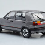 Volkswagen Golf GTI Mk2 Gri MCG 1:18 - image 5 of 6