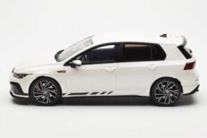 Volkswagen Golf GTI Mk8 Clubsport Alb Otto 1:18 OT986 Rășină - imaginea 3 din 6