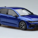 Volkswagen Golf Mk8 R Albastru Otto 1:18 - image 4 of 6