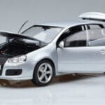 Volkswagen Golf GTI Mk5 Pirelli Edition Argintiu Norev 1:18 188425 Metal - image 2 of 7