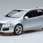 Volkswagen Golf GTI Mk5 Pirelli Edition Argintiu Norev 1:18 188425 Metal