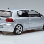 Volkswagen Golf GTI Mk5 Pirelli Edition Argintiu Norev 1:18 188425 Metal - image 3 of 7
