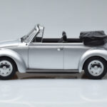 Volkswagen Beetle 1303 Cabriolet Argintiu Norev 1:18 - image 3 of 6