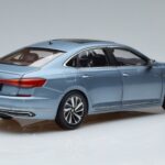 Volkswagen Passat B8 Albastru FAW 1:18 ZVF000003A Metal - image 3 of 7