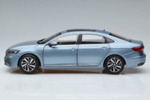 Volkswagen Passat B8 Albastru FAW 1:18 ZVF000003A Metal - imaginea 4 din 7