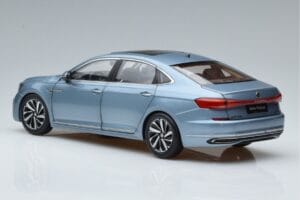 Volkswagen Passat B8 Albastru FAW 1:18 ZVF000003A Metal - imaginea 6 din 7