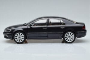 Volkswagen Phaeton V6 Mazeppa Gri Kyosho 1:18 08831MBK Metal - imaginea 5 din 9