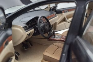 Volkswagen Phaeton V6 Mazeppa Gri Kyosho 1:18 08831MBK Metal - imaginea 8 din 9