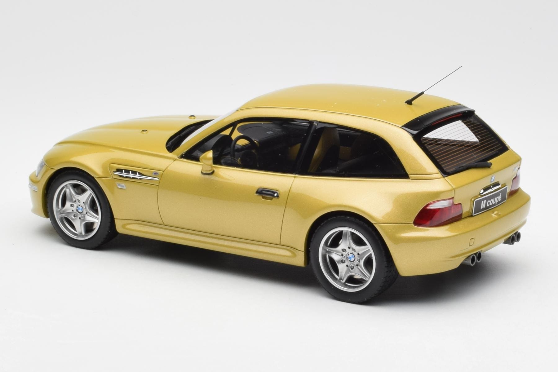 BMW Z3 M Coupe 3.2 Phoenix Galben Otto 1:18 OT866 Rășină - imaginea 5 din 6