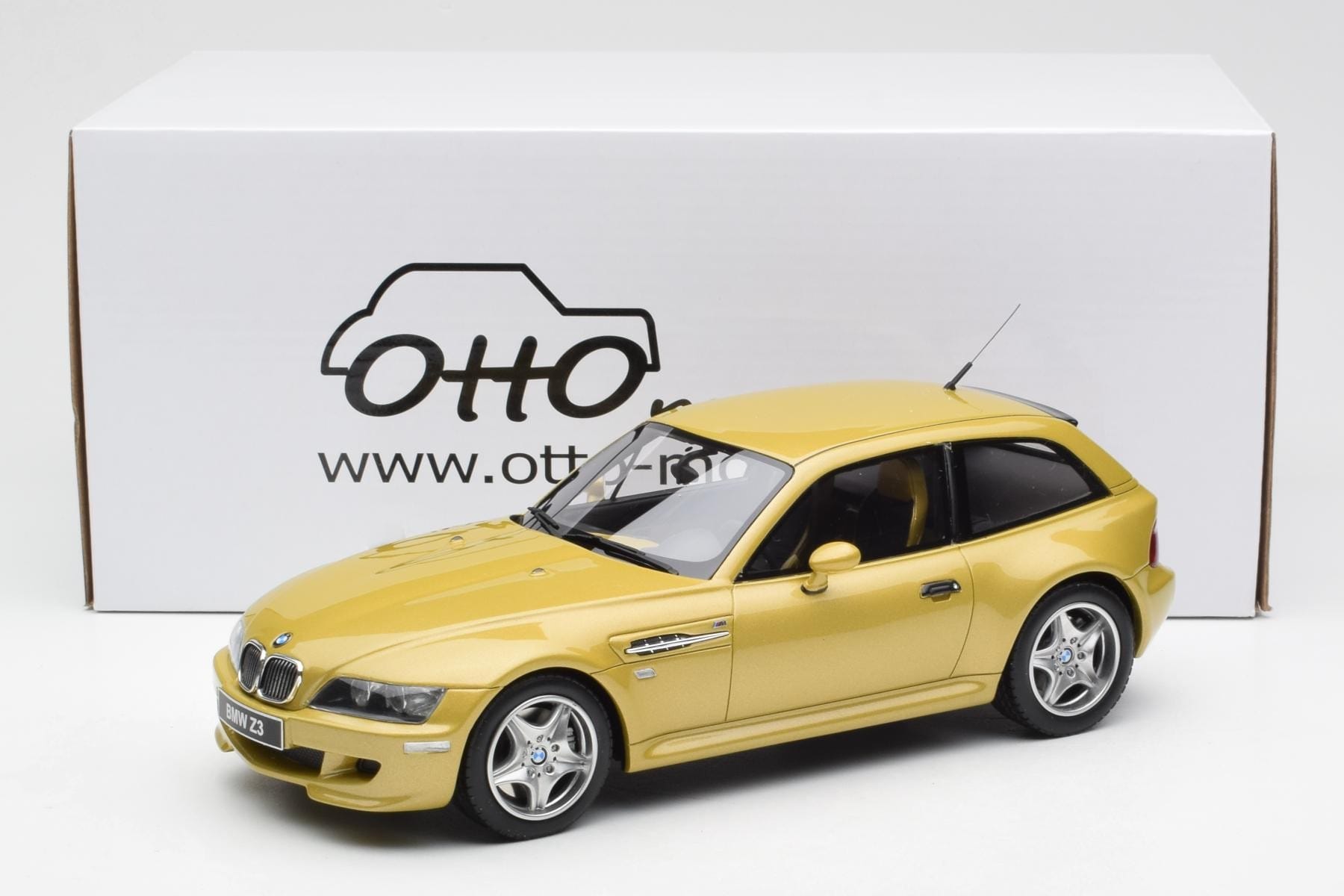 BMW Z3 M Coupe 3.2 Phoenix Galben Otto 1:18 OT866 Rășină - imaginea 6 din 6