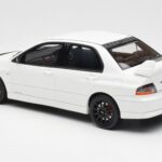 Mitsubishi Lancer Evo VIII MR FQ-400 Alb Otto 1:18 - image 5 of 6