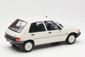 Peugeot 205 Junior Alb Otto 1:18 OT463 Rășină - imaginea 2 din 6
