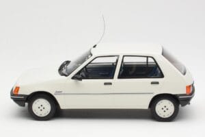 Peugeot 205 Junior Alb Otto 1:18 OT463 Rășină - imaginea 3 din 6