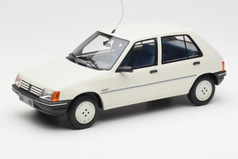 Peugeot 205 Junior Alb Otto 1:18 OT463 Rășină