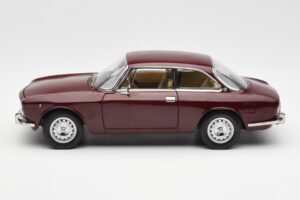 Alfa Romeo 2000 GTV Roșu Bordeaux Norev 1:18 187916 Metal - imaginea 4 din 8