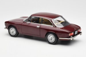 Alfa Romeo 2000 GTV Roșu Bordeaux Norev 1:18 187916 Metal - imaginea 7 din 8