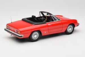 Alfa Romeo 2000 Spider Rosu Minichamps 1:18 180120930 Metal - imaginea 3 din 8