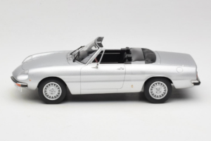 Alfa Romeo 2000 Spider Argintiu Norev 1:18 187884 Metal - imaginea 3 din 6