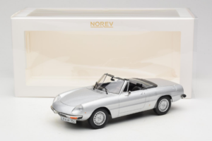 Alfa Romeo 2000 Spider Argintiu Norev 1:18 187884 Metal - imaginea 6 din 6