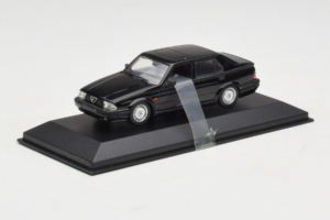 Alfa Romeo 75 3.0 V6 Negru Minichamps 1:43 403120463 Metal - imaginea 2 din 4