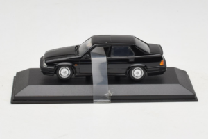 Alfa Romeo 75 3.0 V6 Negru Minichamps 1:43 403120463 Metal