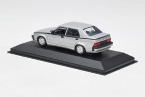 Alfa Romeo 75 3.0 V6 Argintiu Minichamps 1:43 400120461 Metal - imaginea 3 din 4