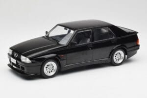Alfa Romeo 75 Turbo Evoluzione Negru MCG 1:18 MCG18429 Metal