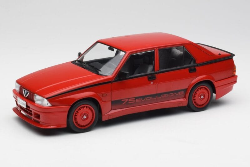 Alfa Romeo 75 Turbo Evoluzione Roșu MCG 1:18 MCG18428 Metal