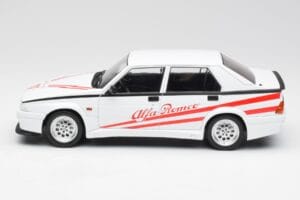 Alfa Romeo 75 Turbo Evoluzione Alb MCG 1:18 MCG18430 Metal - imaginea 3 din 6
