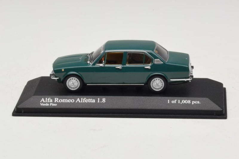 Alfa Romeo Alfetta 1.8 Verde Minichamps 1:43 Alfa Romeo Alfetta 1.8 Verde Minichamps 1:43 400120204 Metal