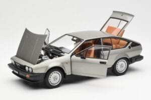Alfa Romeo Alfetta GTV 2.0 Gri Metalic AUTOart 1:18 70147 Metal - imaginea 2 din 8