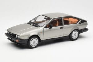 Alfa Romeo Alfetta GTV 2.0 Gri Metalic AUTOart 1:18 70147 Metal