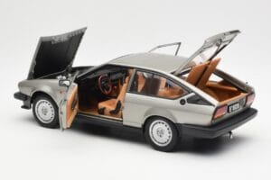 Alfa Romeo Alfetta GTV 2.0 Gri Metalic AUTOart 1:18 70147 Metal - imaginea 5 din 8